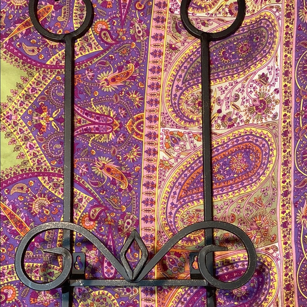 Vintage elegant Black Wrought Iron Metal Two Plate Wall Decor - Picture 3 of 12